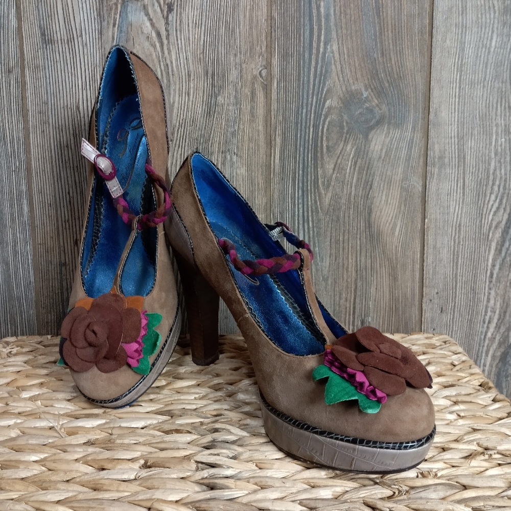 Antrhopologie Poetic Licence Flower Platform Heels.
